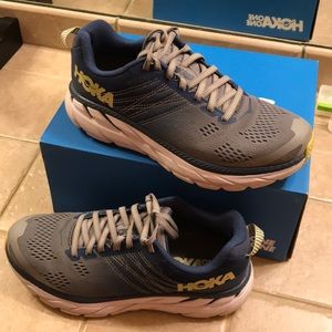 Hoka Clifton 6 size 7.5